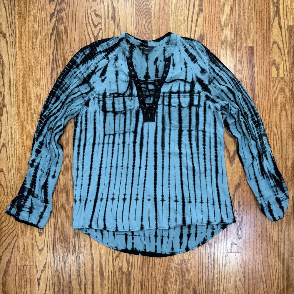 Rock & Republic Tie Dye Lace Up Popover
Blouse (M)